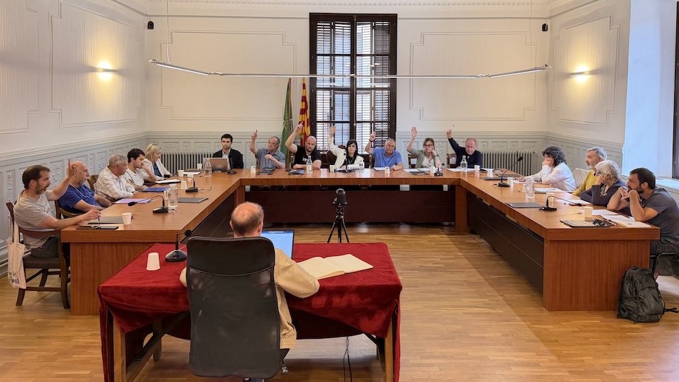 El ple de Ripoll rebutja la proposta de concertar un crèdit